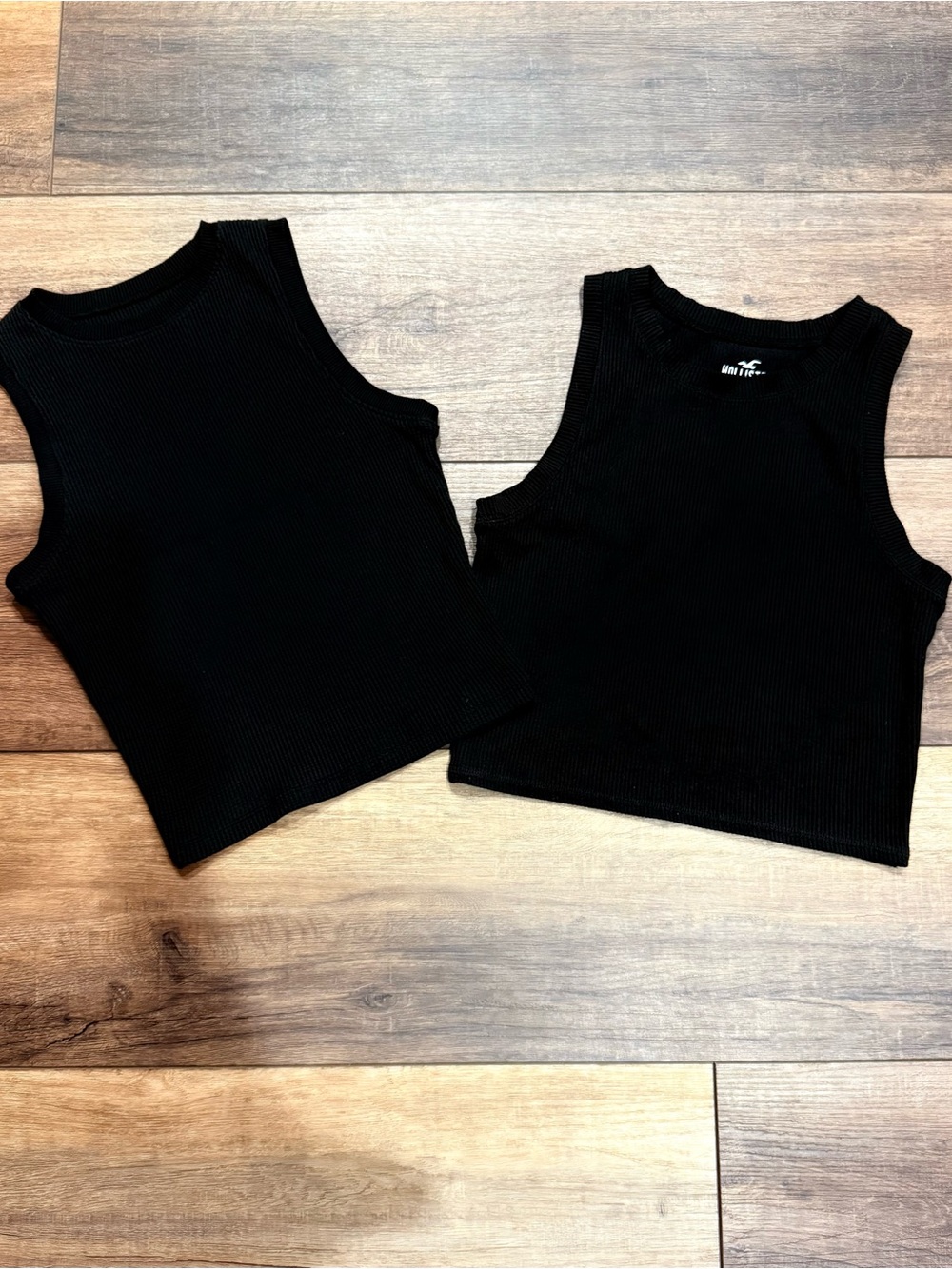 2 Hollister Co. Must Have Collection Tank Tops